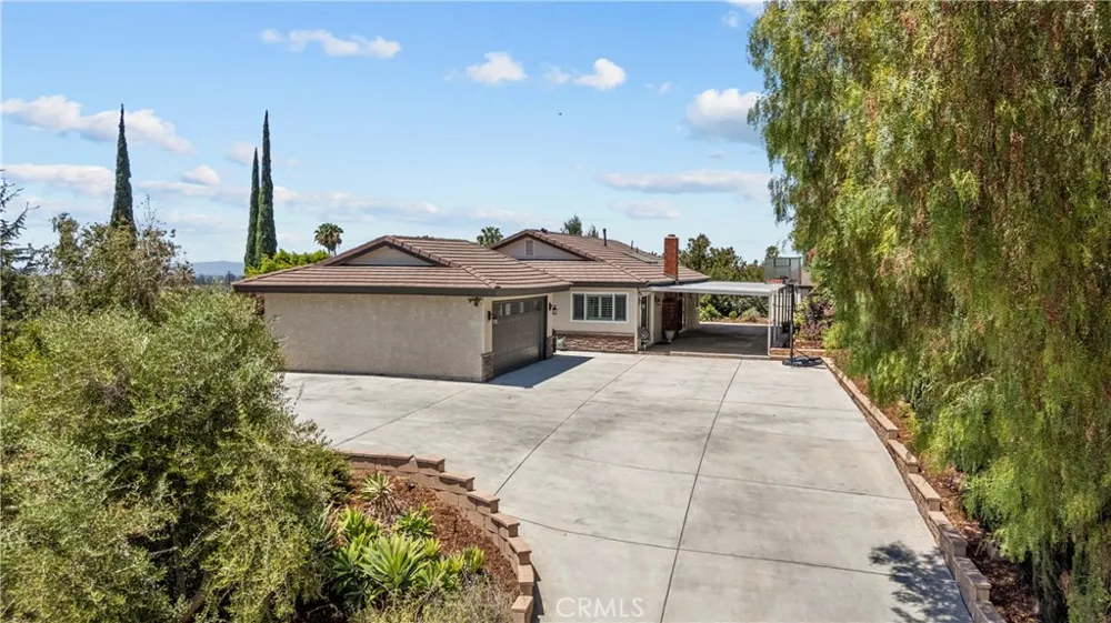 1243 S Stephora Glendora, CA 91740