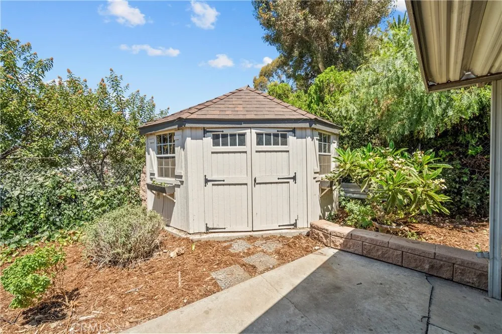 1243 S Stephora Glendora, CA 91740