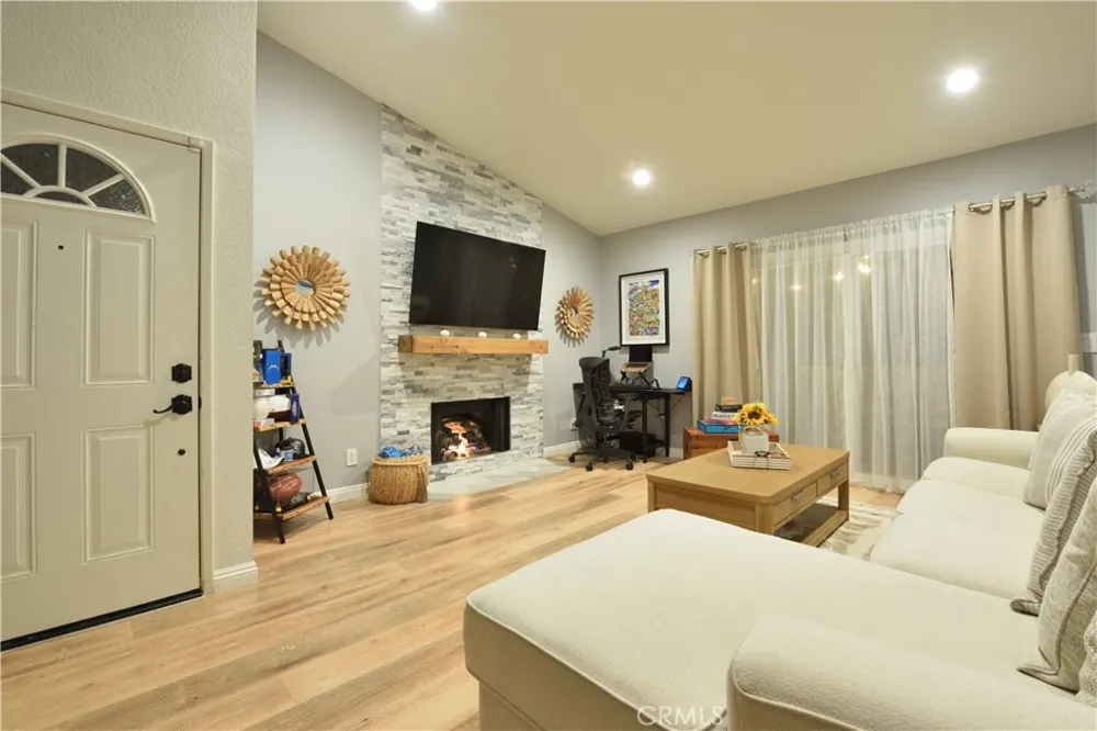 72 Greenmoor #36 Irvine, CA 92614