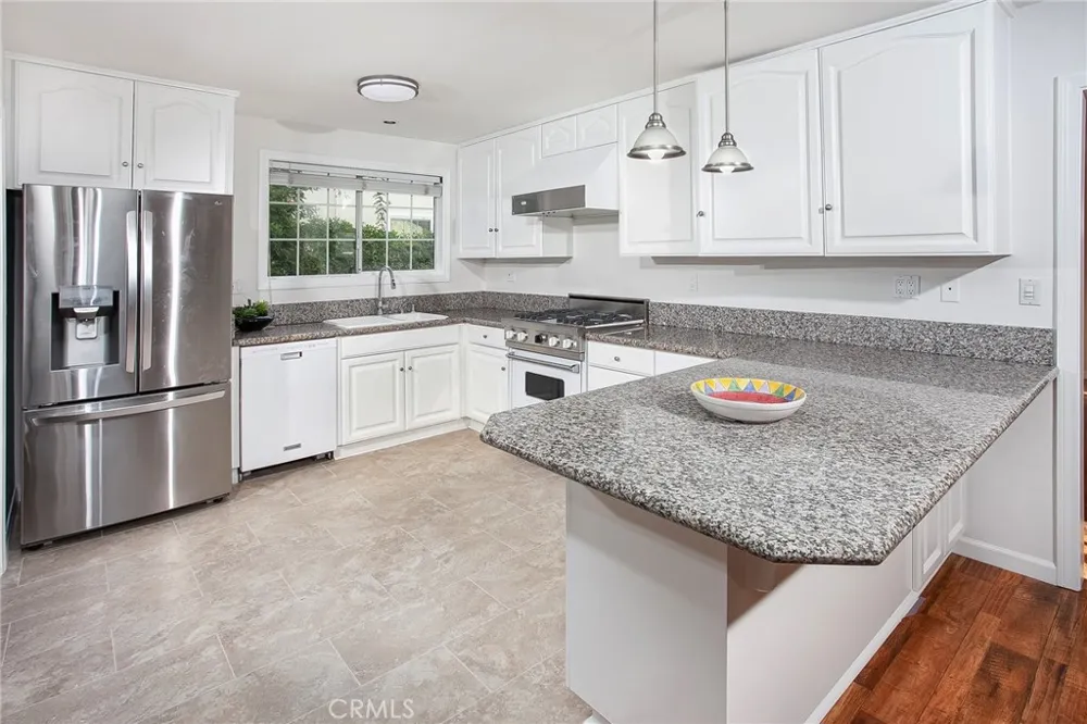 23340 Hartland Street West Hills, CA 91307