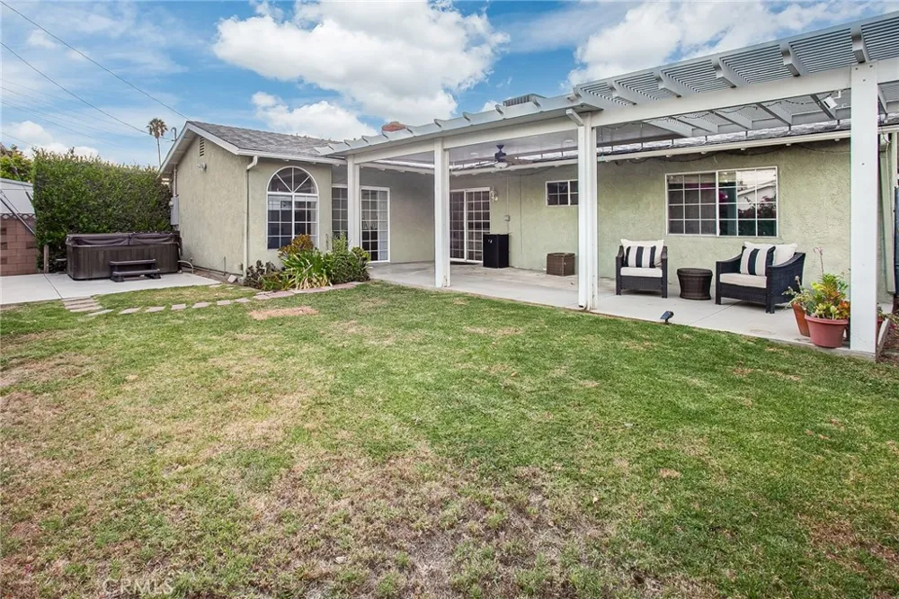 23340 Hartland Street West Hills, CA 91307