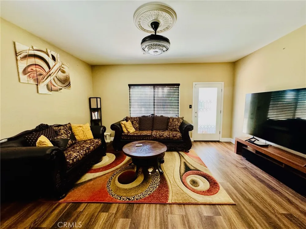 2404 Sosa Drive Bakersfield, CA 93313