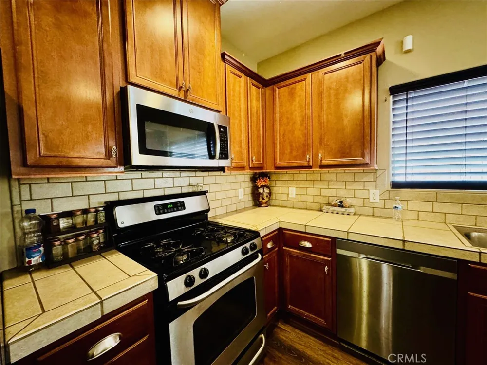 2404 Sosa Drive Bakersfield, CA 93313