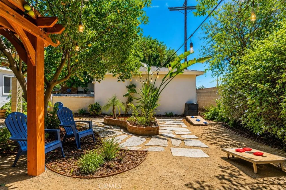 8337 Lennox Avenue Panorama City, CA 91402