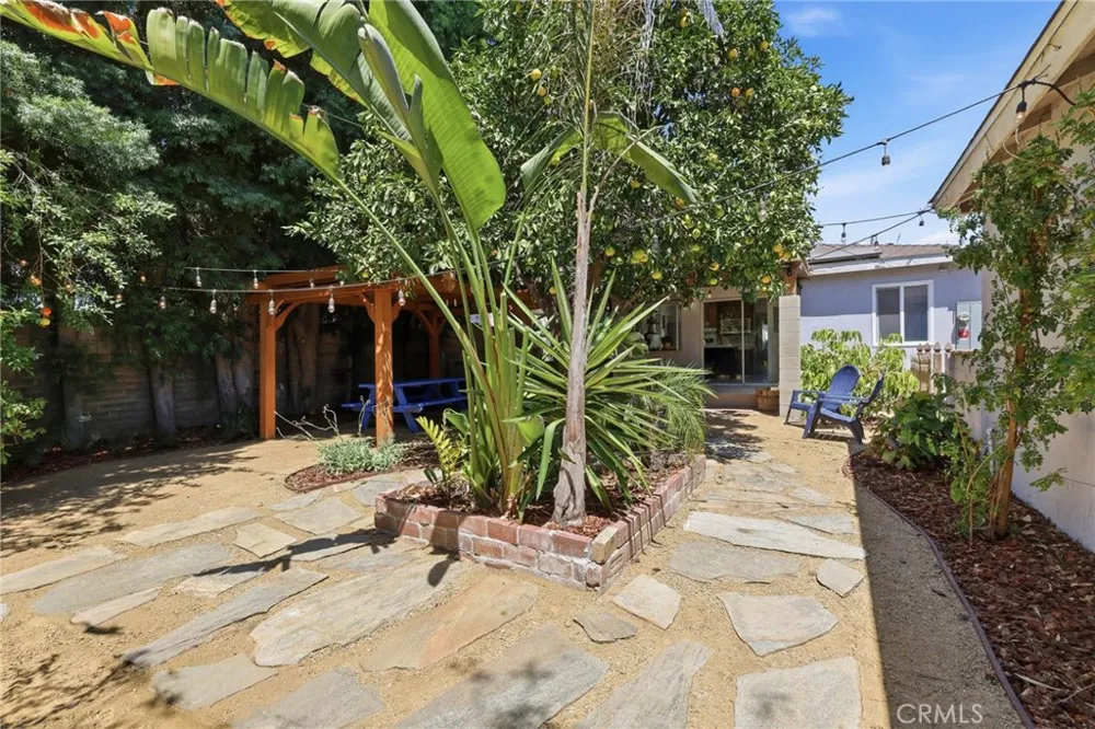 8337 Lennox Avenue Panorama City, CA 91402
