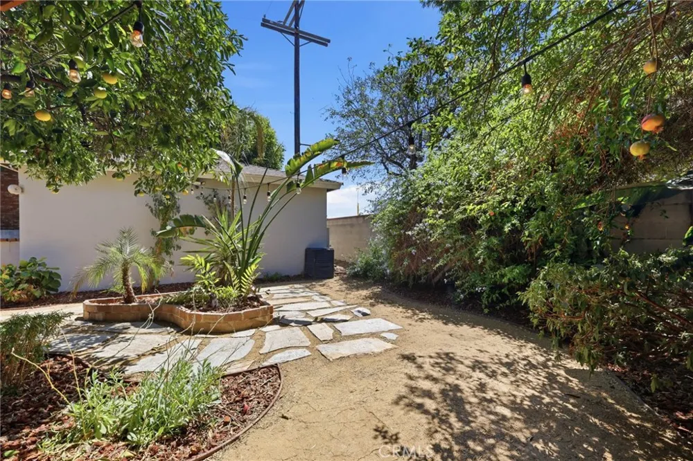 8337 Lennox Avenue Panorama City, CA 91402