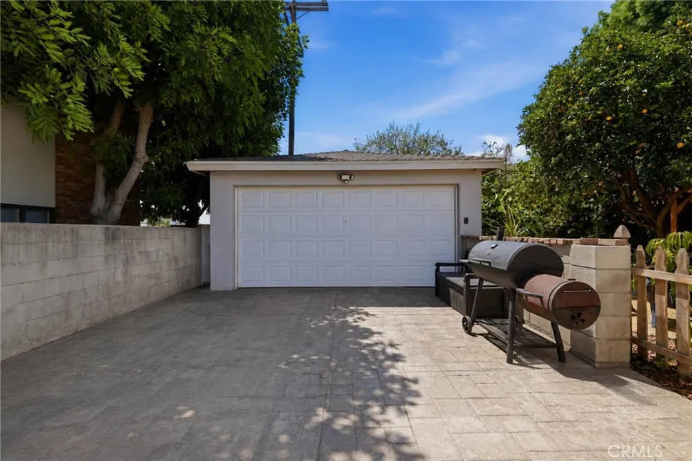 8337 Lennox Avenue Panorama City, CA 91402