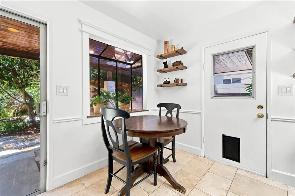 8337 Lennox Avenue Panorama City, CA 91402