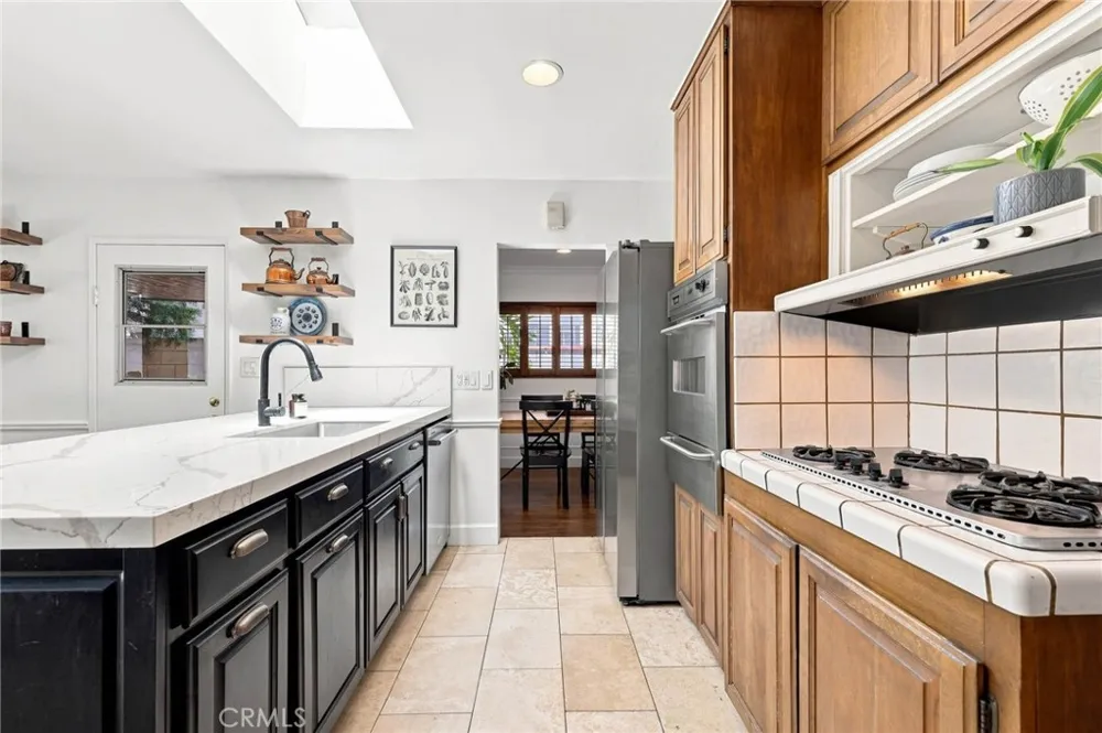 8337 Lennox Avenue Panorama City, CA 91402