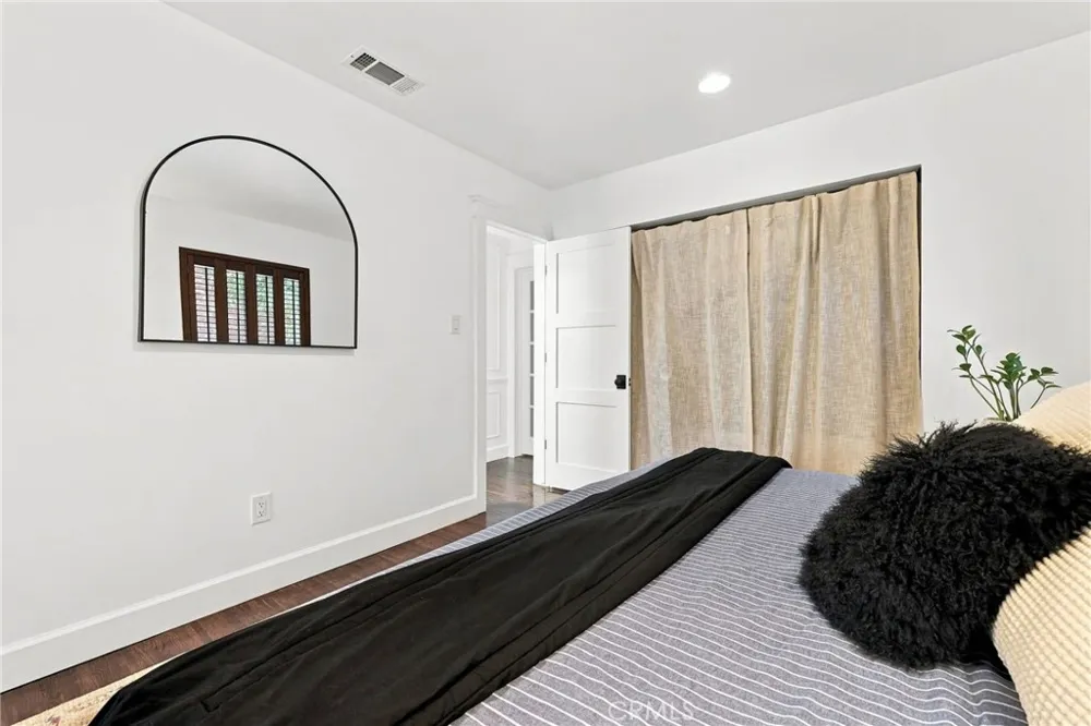 8337 Lennox Avenue Panorama City, CA 91402