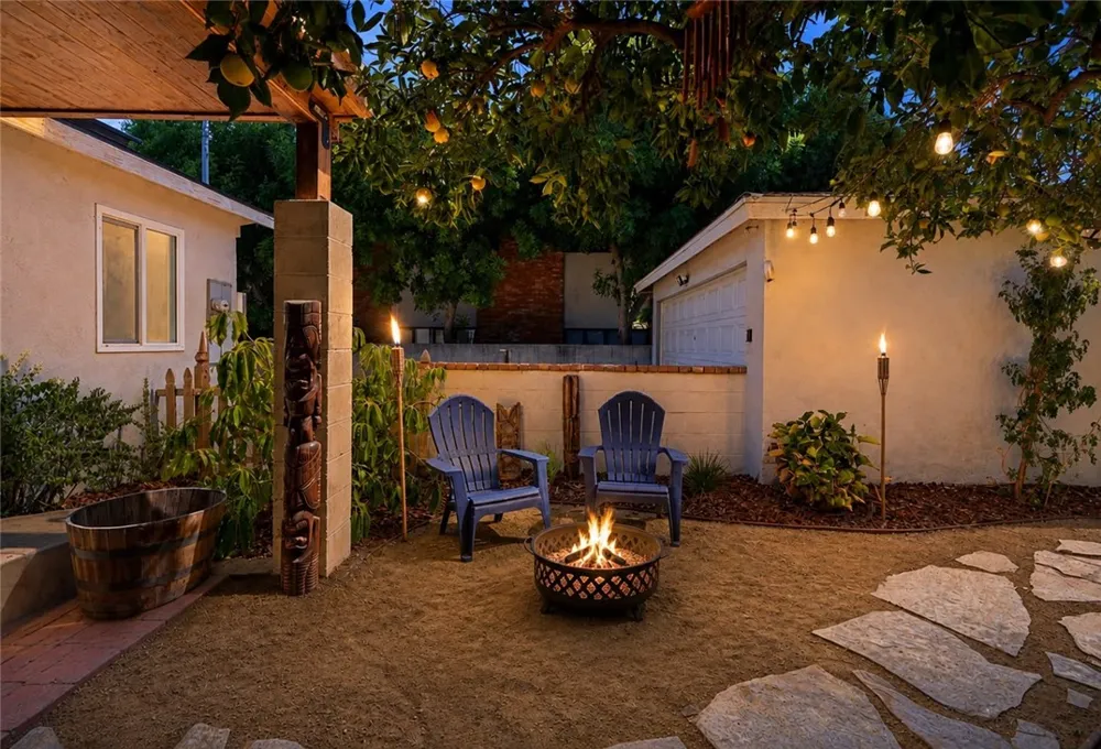 8337 Lennox Avenue Panorama City, CA 91402