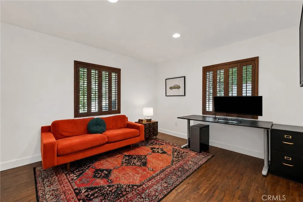 8337 Lennox Avenue Panorama City, CA 91402