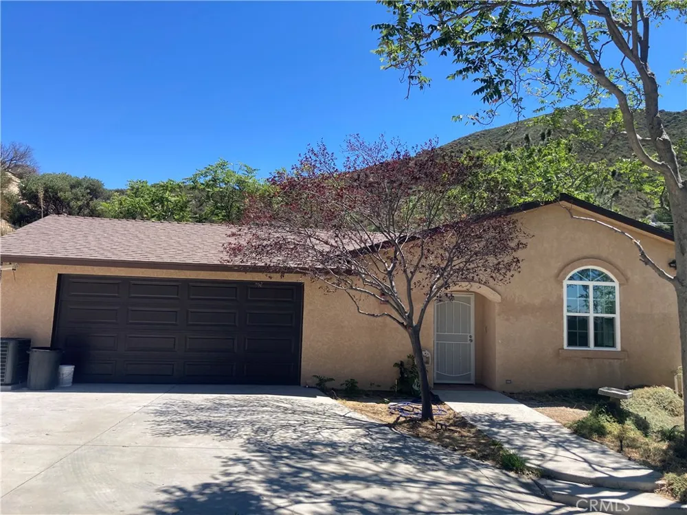 40335 Calle Maceta De Flores Green Valley, CA 91390
