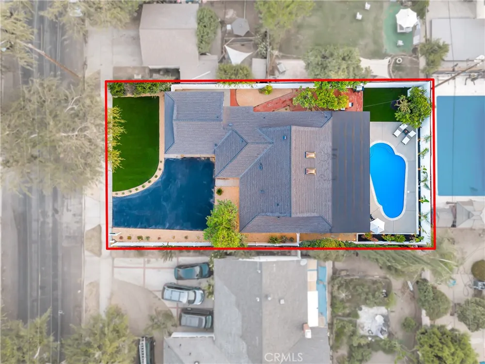 7915 Owensmouth Canoga Park, CA 91304