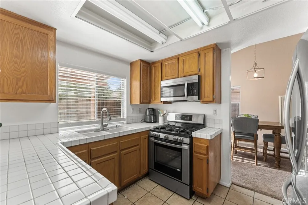 40201 La Cota Drive Palmdale, CA 93550