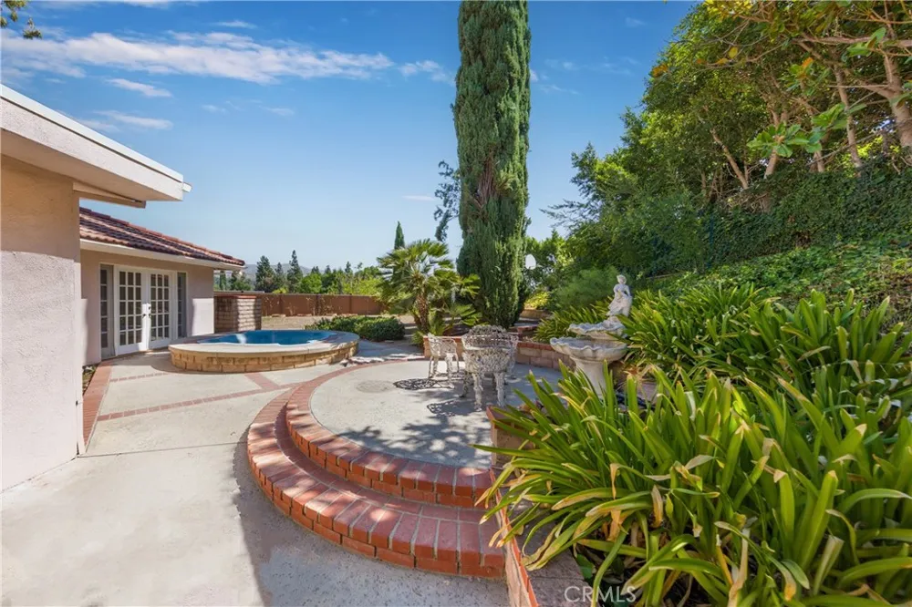 10730 Baton Rouge Avenue Porter Ranch, CA 91326