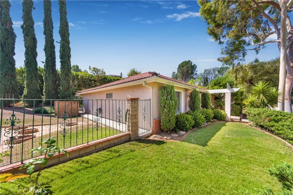 10730 Baton Rouge Avenue Porter Ranch, CA 91326