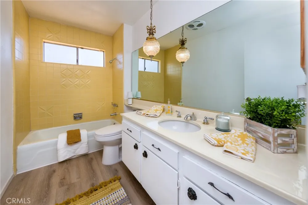 10730 Baton Rouge Avenue Porter Ranch, CA 91326