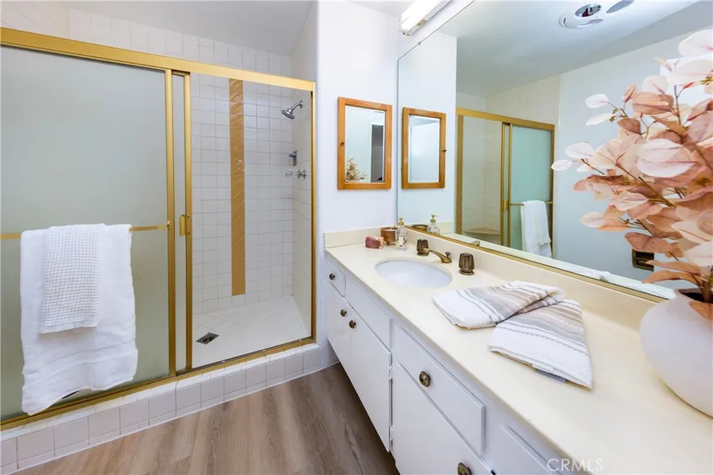 10730 Baton Rouge Avenue Porter Ranch, CA 91326