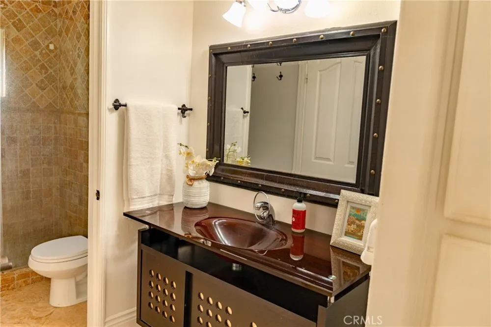 4128 Whitsett #101 Studio City, CA 91604