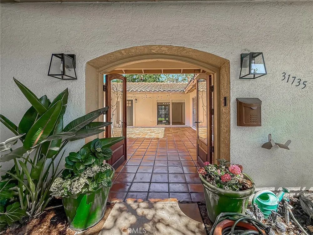 31735 Bainbrook Court Westlake Village, CA 91361