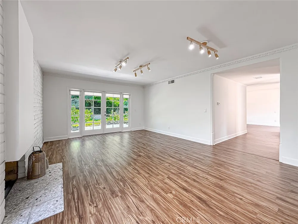 31735 Bainbrook Court Westlake Village, CA 91361
