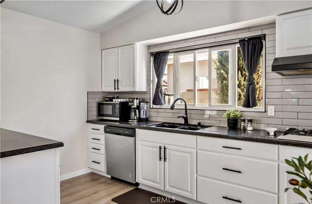 1052 W Avenue J15 Lancaster, CA 93534