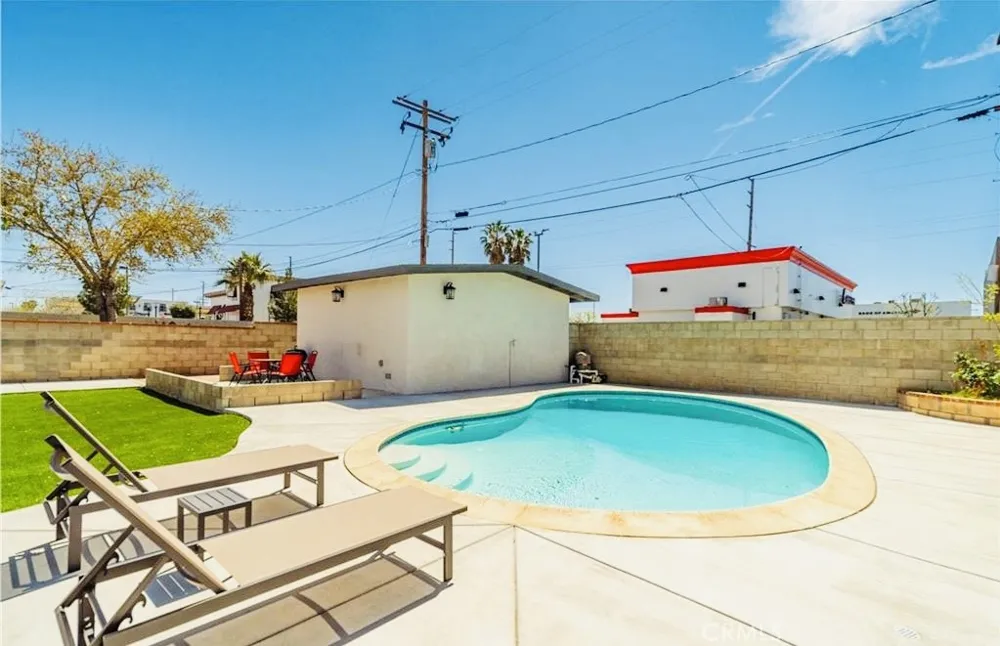 1052 W Avenue J15 Lancaster, CA 93534