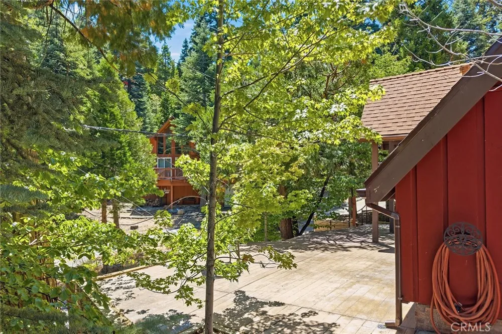 118 E LANE Lake Arrowhead, CA 92352