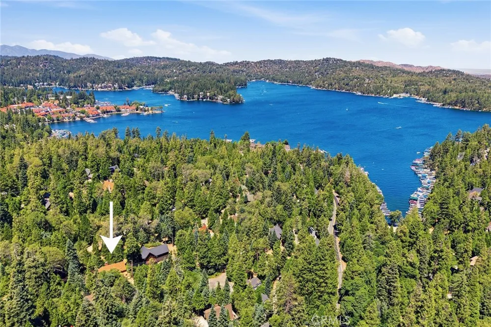 118 E LANE Lake Arrowhead, CA 92352