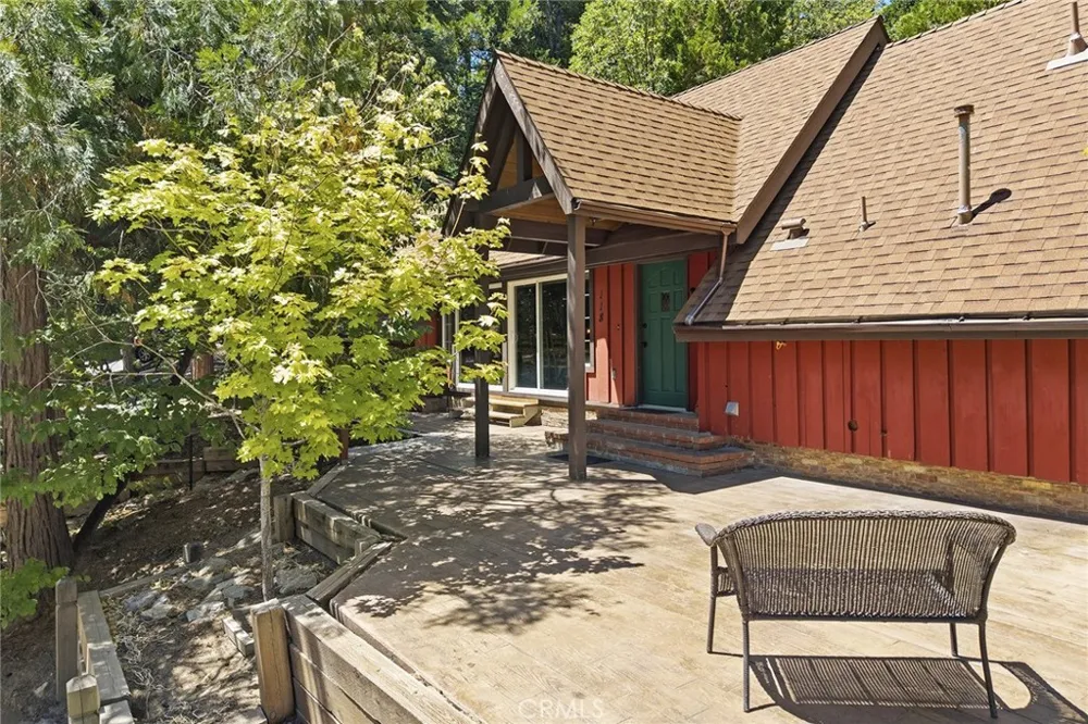 118 E LANE Lake Arrowhead, CA 92352