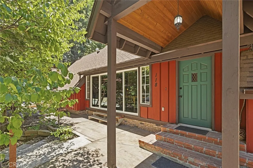 118 E LANE Lake Arrowhead, CA 92352