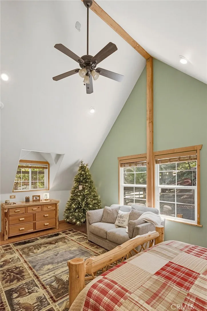 118 E LANE Lake Arrowhead, CA 92352