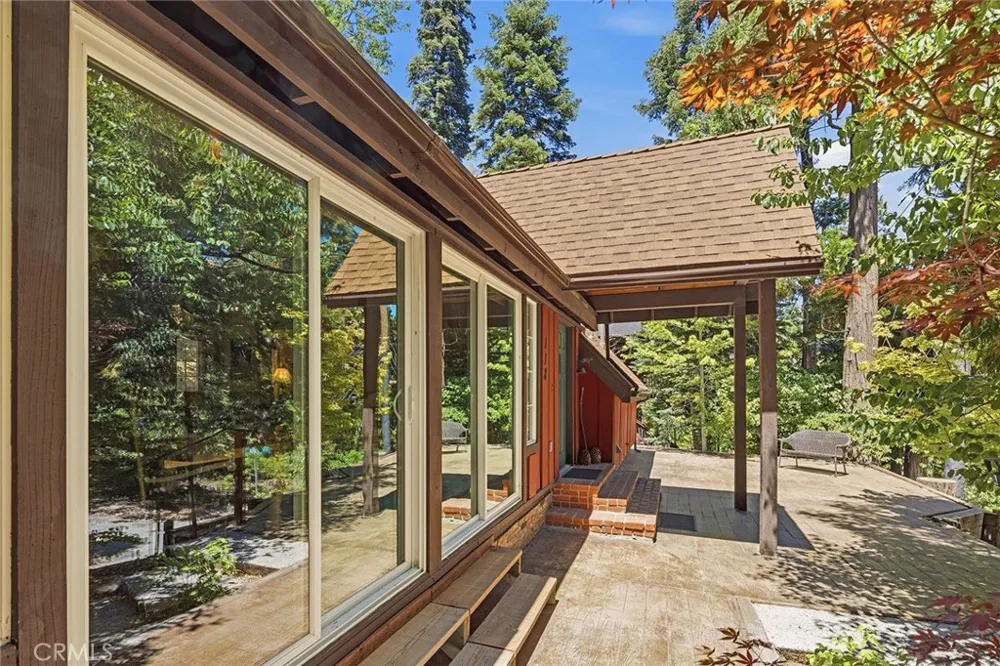 118 E LANE Lake Arrowhead, CA 92352