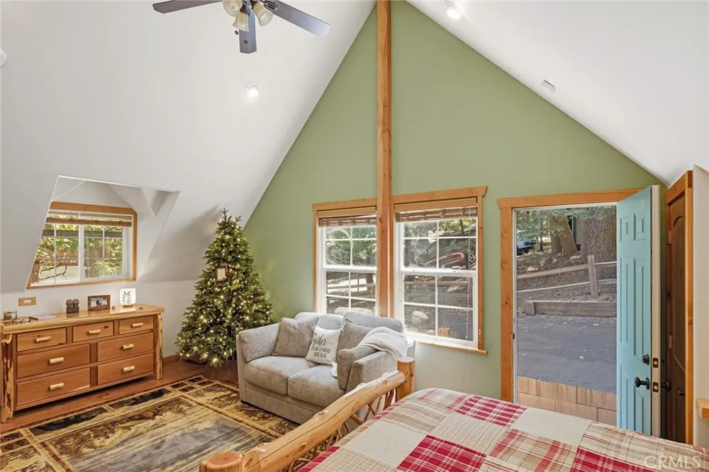 118 E LANE Lake Arrowhead, CA 92352