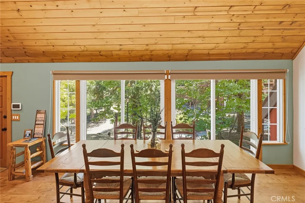 118 E LANE Lake Arrowhead, CA 92352