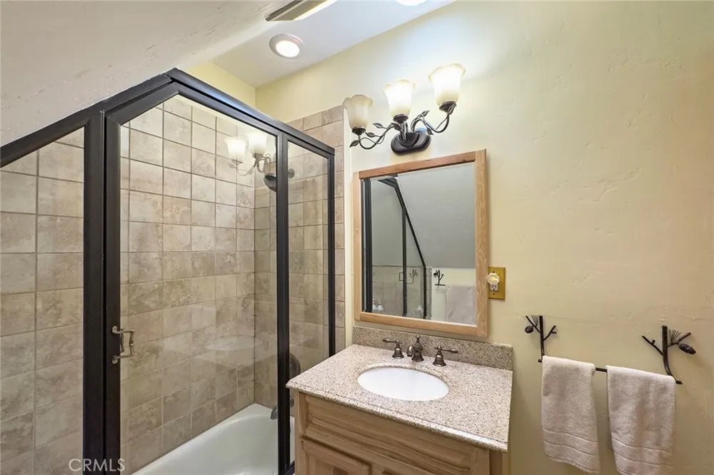 118 E LANE Lake Arrowhead, CA 92352