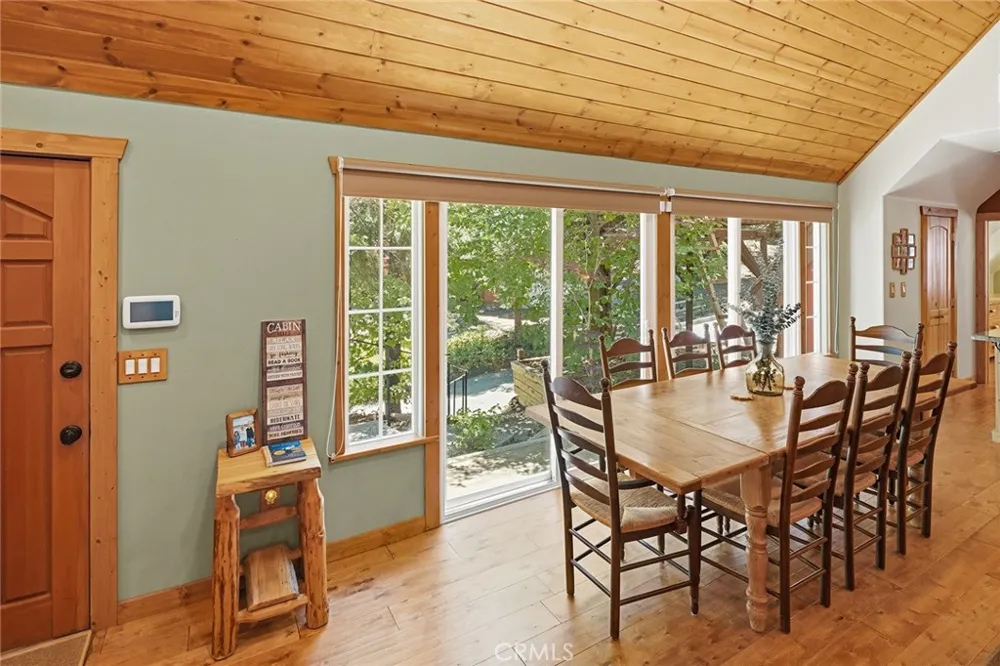 118 E LANE Lake Arrowhead, CA 92352