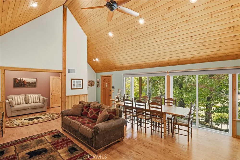 118 E LANE Lake Arrowhead, CA 92352