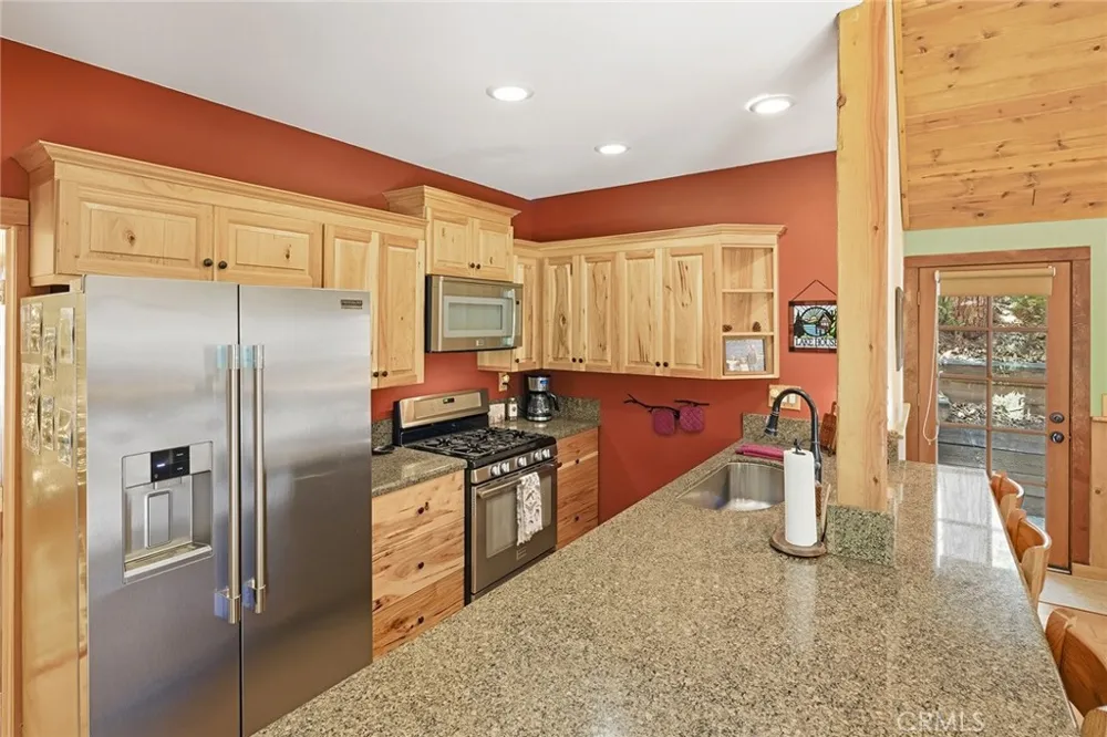 118 E LANE Lake Arrowhead, CA 92352