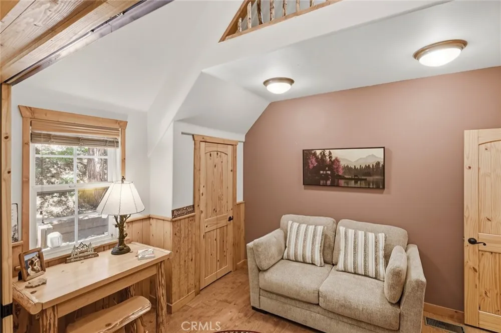 118 E LANE Lake Arrowhead, CA 92352