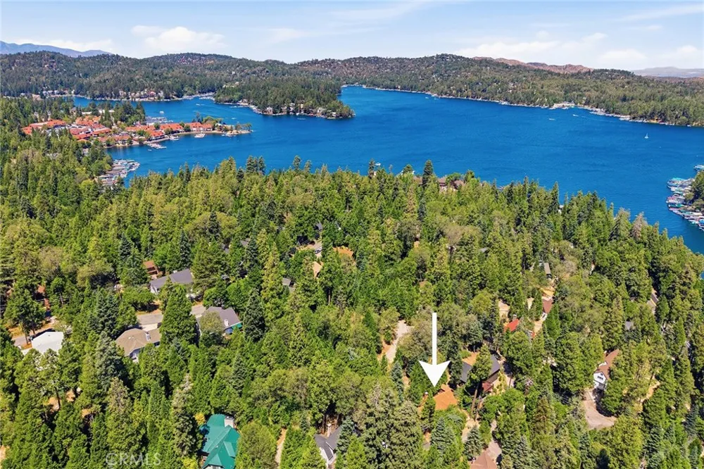 118 E LANE Lake Arrowhead, CA 92352