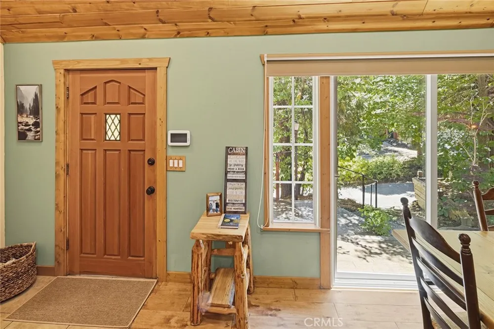 118 E LANE Lake Arrowhead, CA 92352