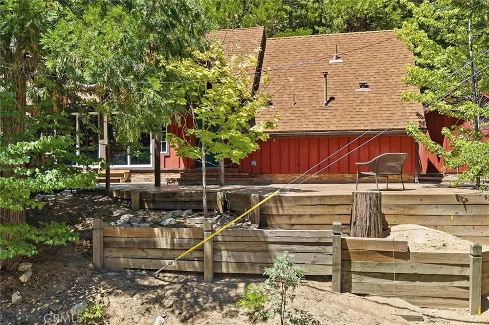 118 E LANE Lake Arrowhead, CA 92352