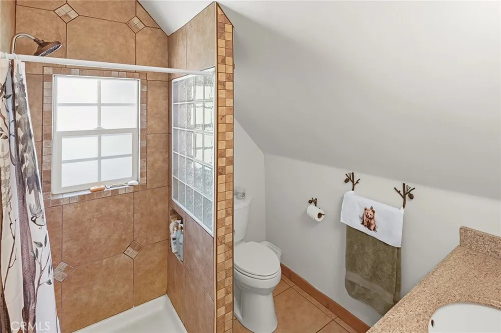 118 E LANE Lake Arrowhead, CA 92352