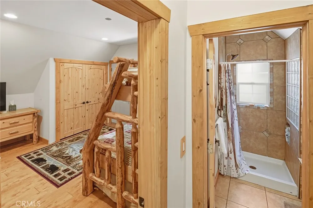 118 E LANE Lake Arrowhead, CA 92352