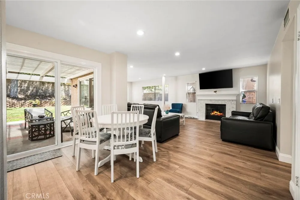 27184 Highlands Lane Valencia, CA 91354