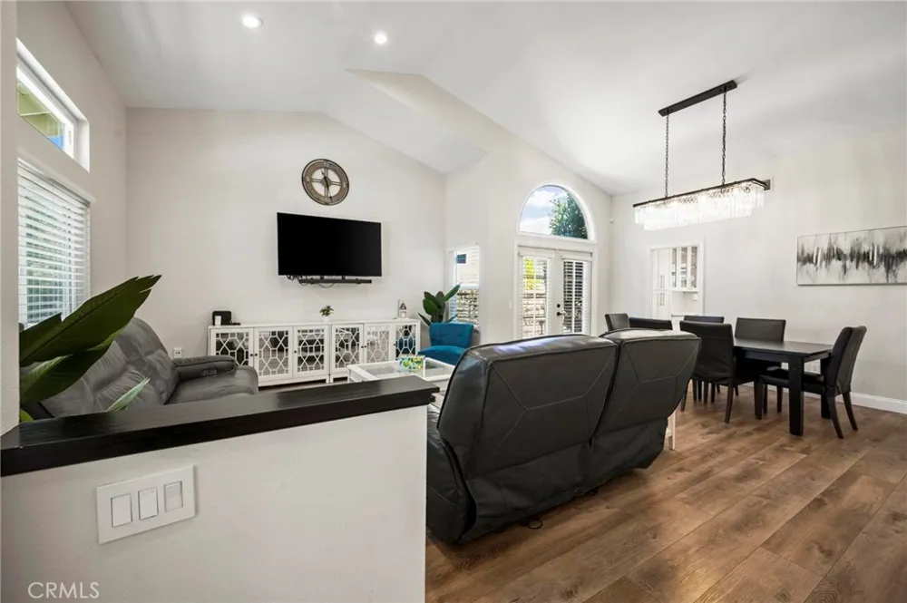 27184 Highlands Lane Valencia, CA 91354