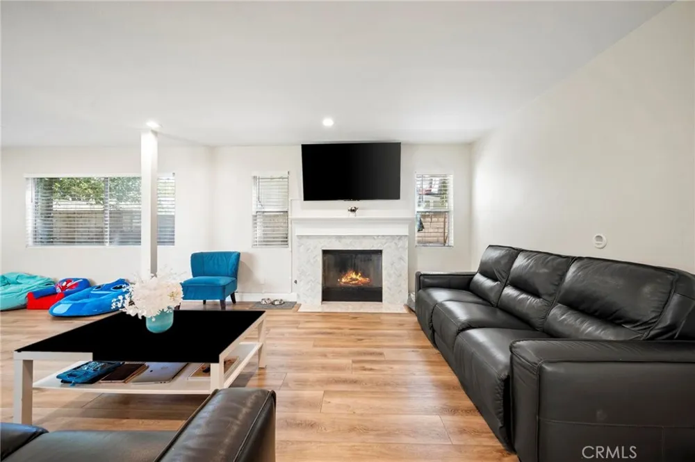 27184 Highlands Lane Valencia, CA 91354