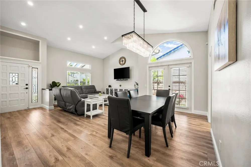 27184 Highlands Lane Valencia, CA 91354